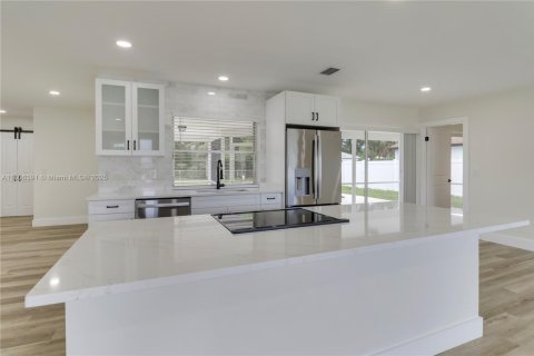 House in Jupiter, Florida 3 bedrooms, 133.22 sq.m. № 1781861 - photo 12