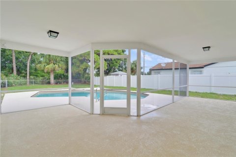 House in Jupiter, Florida 3 bedrooms, 133.22 sq.m. № 1781861 - photo 24