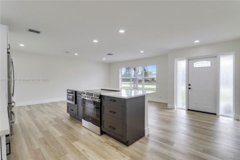 House in Jupiter, Florida 3 bedrooms, 133.22 sq.m. № 1781861 - photo 7
