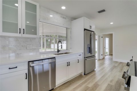House in Jupiter, Florida 3 bedrooms, 133.22 sq.m. № 1781861 - photo 8