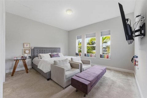 House in Orlando, Florida 5 bedrooms, 297.29 sq.m. № 2166145 - photo 26