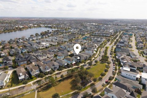House in Orlando, Florida 5 bedrooms, 297.29 sq.m. № 2166145 - photo 3