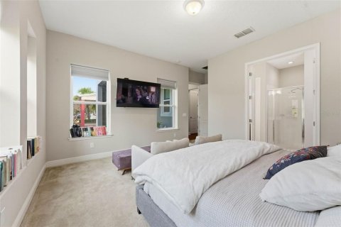 House in Orlando, Florida 5 bedrooms, 297.29 sq.m. № 2166145 - photo 29