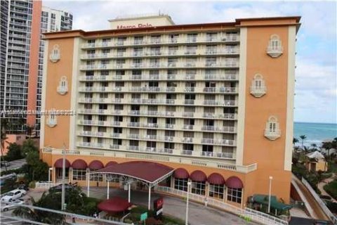 Hotel in Sunny Isles Beach, Florida 33.44 sq.m. № 1775756 - photo 27