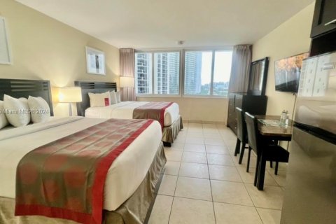 Hotel in Sunny Isles Beach, Florida 33.44 sq.m. № 1775756 - photo 1