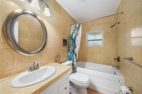 House in Englewood, Florida 2 bedrooms, 145.67 sq.m. № 1854357 - photo 26