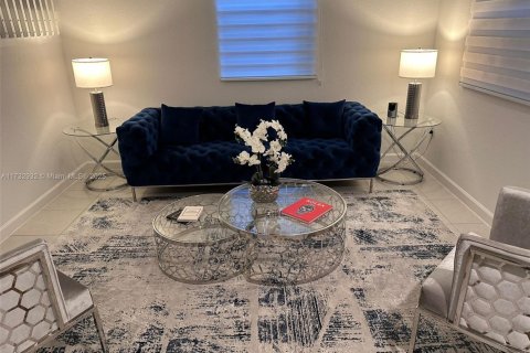 House in Miami, Florida 4 bedrooms, 237.83 sq.m. № 1927988 - photo 4