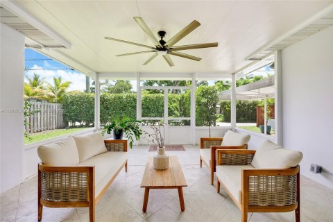 House in Hollywood, Florida 3 bedrooms, 149.2 sq.m. № 1882193 - photo 8