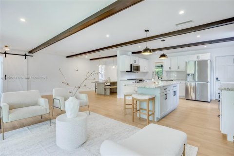 House in Hollywood, Florida 3 bedrooms, 149.2 sq.m. № 1882193 - photo 2