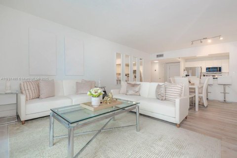 Condominio en venta en Miami Beach, Florida, 1 dormitorio, 83.61 m2 № 1851945 - foto 14