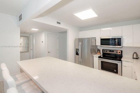 Condominio en venta en Miami Beach, Florida, 1 dormitorio, 83.61 m2 № 1851945 - foto 21