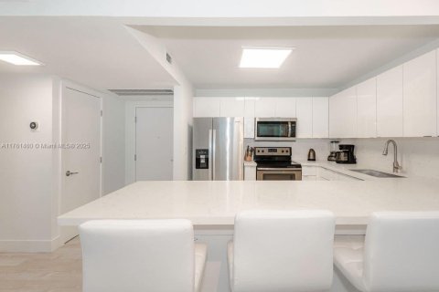 Condominio en venta en Miami Beach, Florida, 1 dormitorio, 83.61 m2 № 1851945 - foto 20