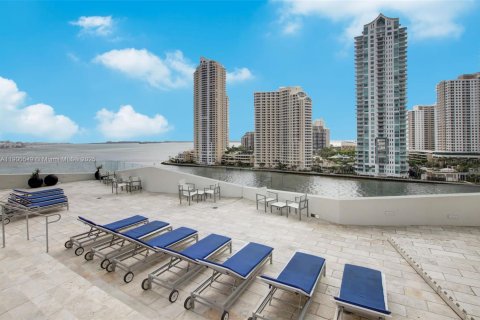 Condo in Miami, Florida, 1 bedroom  № 1953024 - photo 26