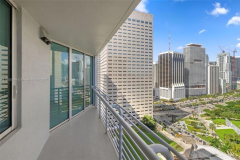 Condo in Miami, Florida, 1 bedroom  № 1953024 - photo 14