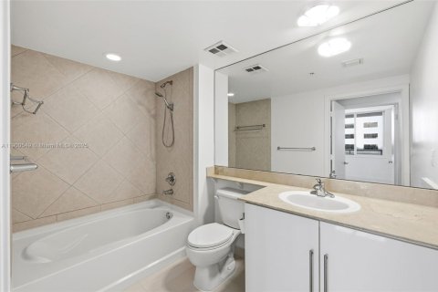 Condo in Miami, Florida, 1 bedroom  № 1953024 - photo 19