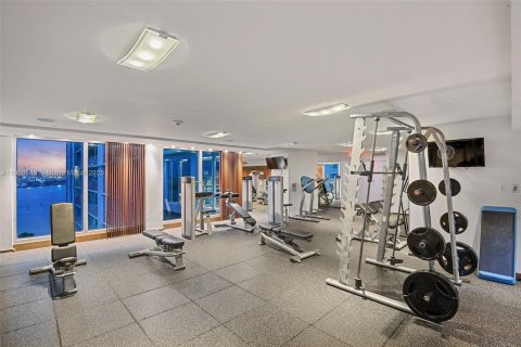 Condo in Miami, Florida, 1 bedroom  № 1953024 - photo 21