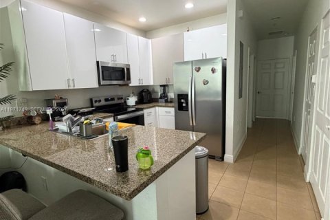 Appartement à louer à Pembroke Pines, Floride: 2 chambres, 97.36 m2 № 2048505 - photo 2