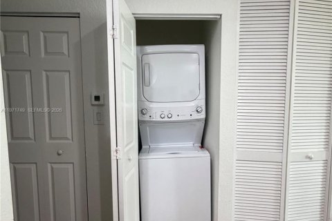 Appartement à louer à Pembroke Pines, Floride: 2 chambres, 97.36 m2 № 2048505 - photo 4