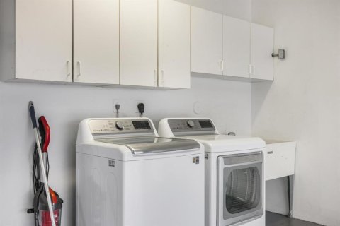 House in Fort Lauderdale, Florida 4 bedrooms, 202.16 sq.m. № 2088288 - photo 26