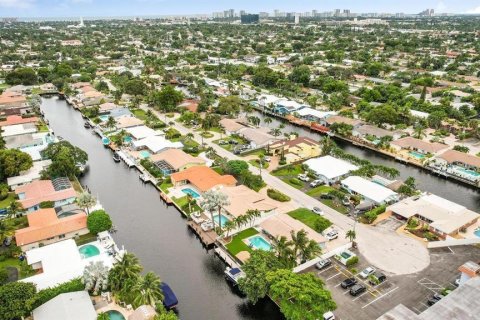 House in Fort Lauderdale, Florida 4 bedrooms, 202.16 sq.m. № 2088288 - photo 27