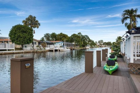 House in Fort Lauderdale, Florida 4 bedrooms, 202.16 sq.m. № 2088288 - photo 10