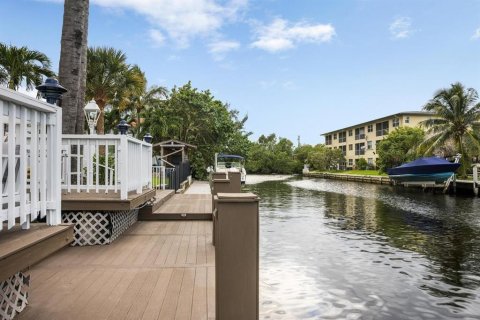 House in Fort Lauderdale, Florida 4 bedrooms, 202.16 sq.m. № 2088288 - photo 9
