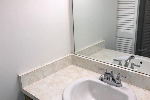Condominio en venta en Zephyrhills, Florida, 2 dormitorios, 80.27 m2 № 1813443 - foto 14