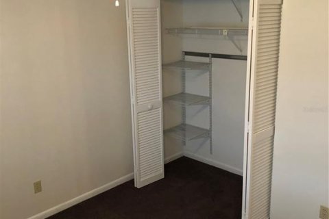 Condominio en venta en Zephyrhills, Florida, 2 dormitorios, 80.27 m2 № 1813443 - foto 5