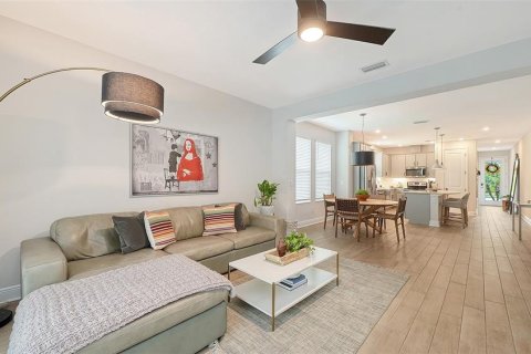 House in Sarasota, Florida 3 bedrooms, 231.14 sq.m. № 2406788 - photo 9