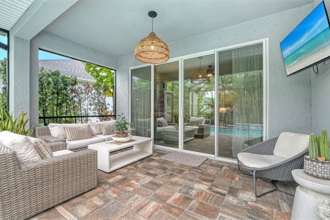 House in Sarasota, Florida 3 bedrooms, 231.14 sq.m. № 2406788 - photo 25