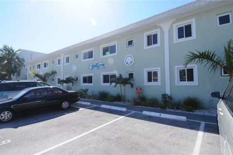 Condo in Bradenton Beach, Florida, 2 bedrooms  № 1549733 - photo 3