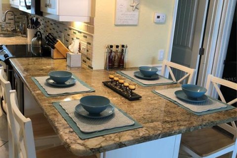 Condo in Bradenton Beach, Florida, 2 bedrooms  № 1549733 - photo 10