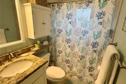 Condo in Bradenton Beach, Florida, 2 bedrooms  № 1549733 - photo 14