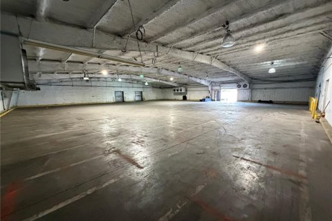 Снять в аренду коммерческую недвижимость в Плант-Сити, Флорида 929.02м2, № 2096092 - фото 7