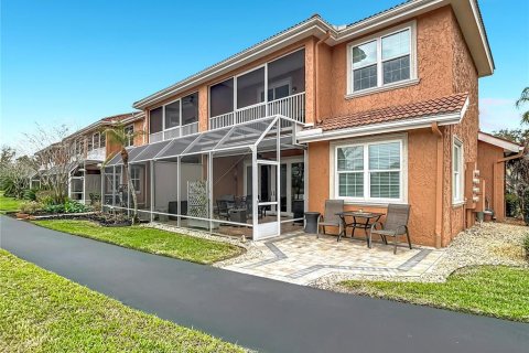 Touwnhouse à vendre à Land O' Lakes, Floride: 2 chambres, 213.77 m2 № 2231664 - photo 2
