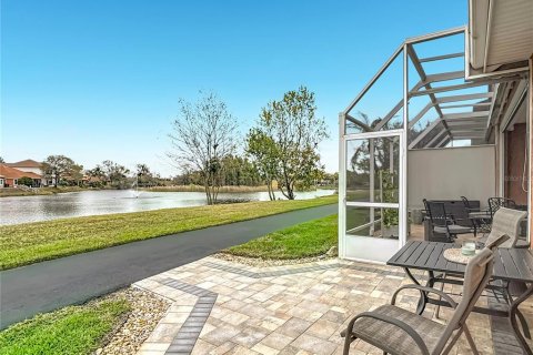 Touwnhouse à vendre à Land O' Lakes, Floride: 2 chambres, 213.77 m2 № 2231664 - photo 3