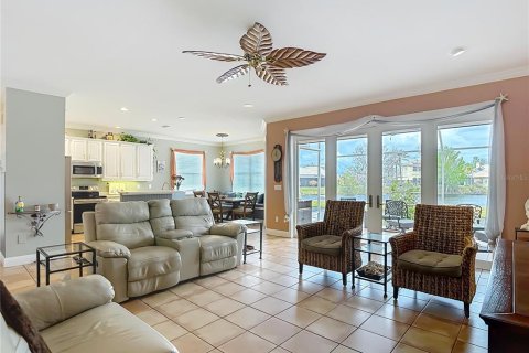 Touwnhouse à vendre à Land O' Lakes, Floride: 2 chambres, 213.77 m2 № 2231664 - photo 8