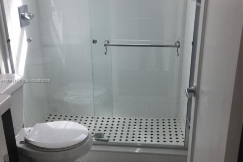 Apartamento en alquiler en Miami Beach, Florida, 1 dormitorio, 42.74 m2 № 2055499 - foto 10