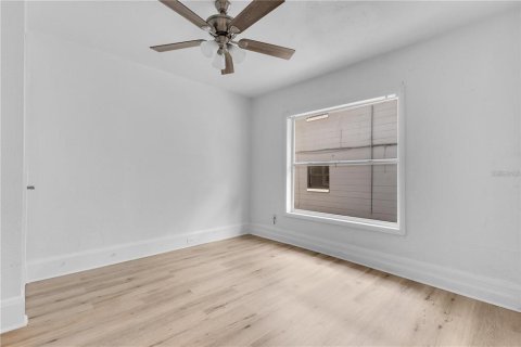 House in Orlando, Florida 4 bedrooms, 116.31 sq.m. № 2211295 - photo 19