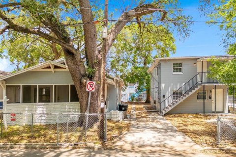 House in Orlando, Florida 4 bedrooms, 116.31 sq.m. № 2211295