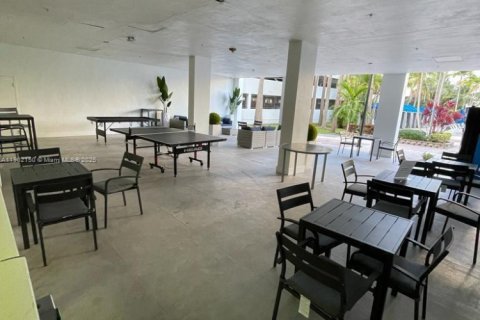 Condominio en venta en Sunny Isles Beach, Florida, 1 dormitorio, 93.37 m2 № 2012292 - foto 21