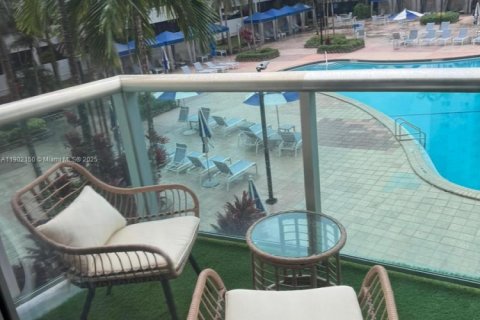 Condominio en venta en Sunny Isles Beach, Florida, 1 dormitorio, 93.37 m2 № 2012292 - foto 14