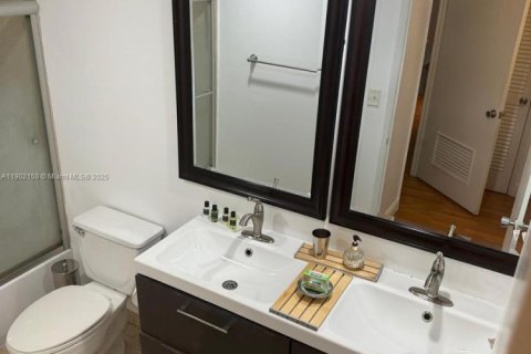 Condominio en venta en Sunny Isles Beach, Florida, 1 dormitorio, 93.37 m2 № 2012292 - foto 4