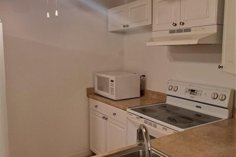 Condo in Coral Springs, Florida, 2 bedrooms № 2303858 - photo 11