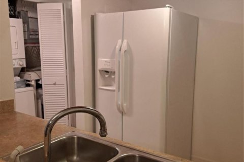 Condo in Coral Springs, Florida, 2 bedrooms № 2303858 - photo 10