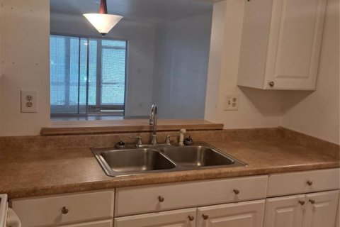 Condo in Coral Springs, Florida, 2 bedrooms № 2303858 - photo 8