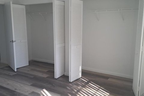 Condo in Coral Springs, Florida, 2 bedrooms № 2303858 - photo 5