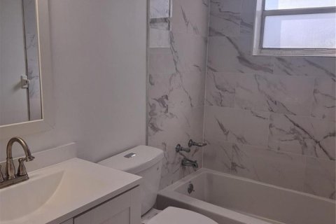 Condominio en Coral Springs, Florida, 2 dormitorios № 2303858