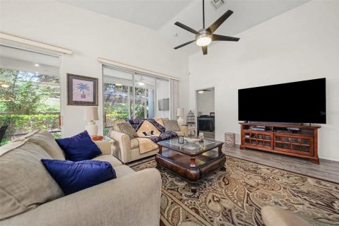 House in Clermont, Florida 2 bedrooms, 145.39 sq.m. № 2220220 - photo 7