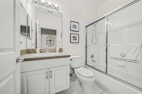House in Clermont, Florida 2 bedrooms, 145.39 sq.m. № 2220220 - photo 21